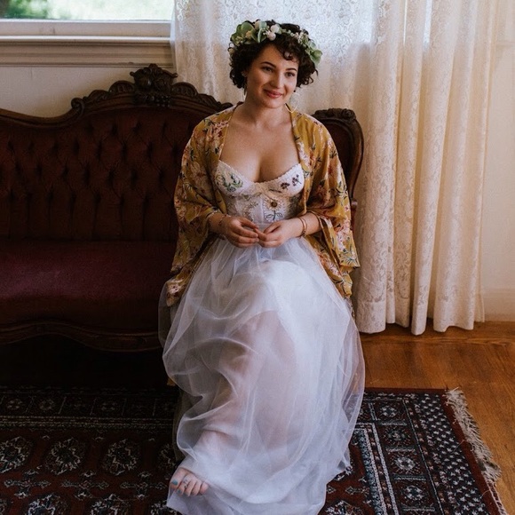 Meet Lydia Claire of Clairevoyance Threads - Picture 6 of 17